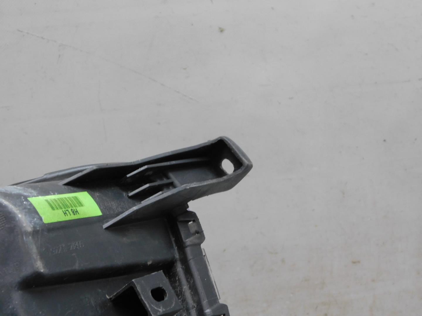 Фара противотуманная левая