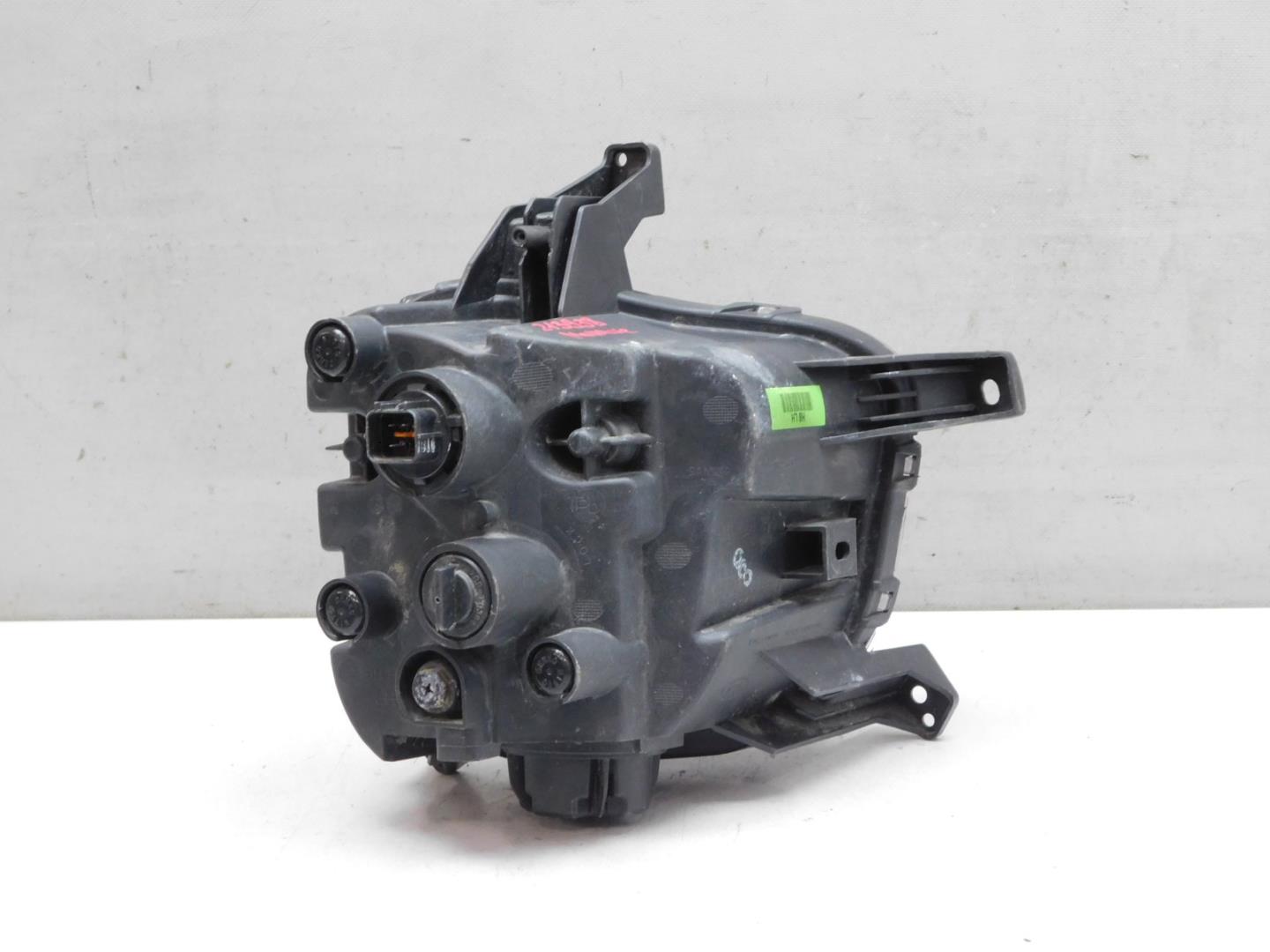 Фара противотуманная левая