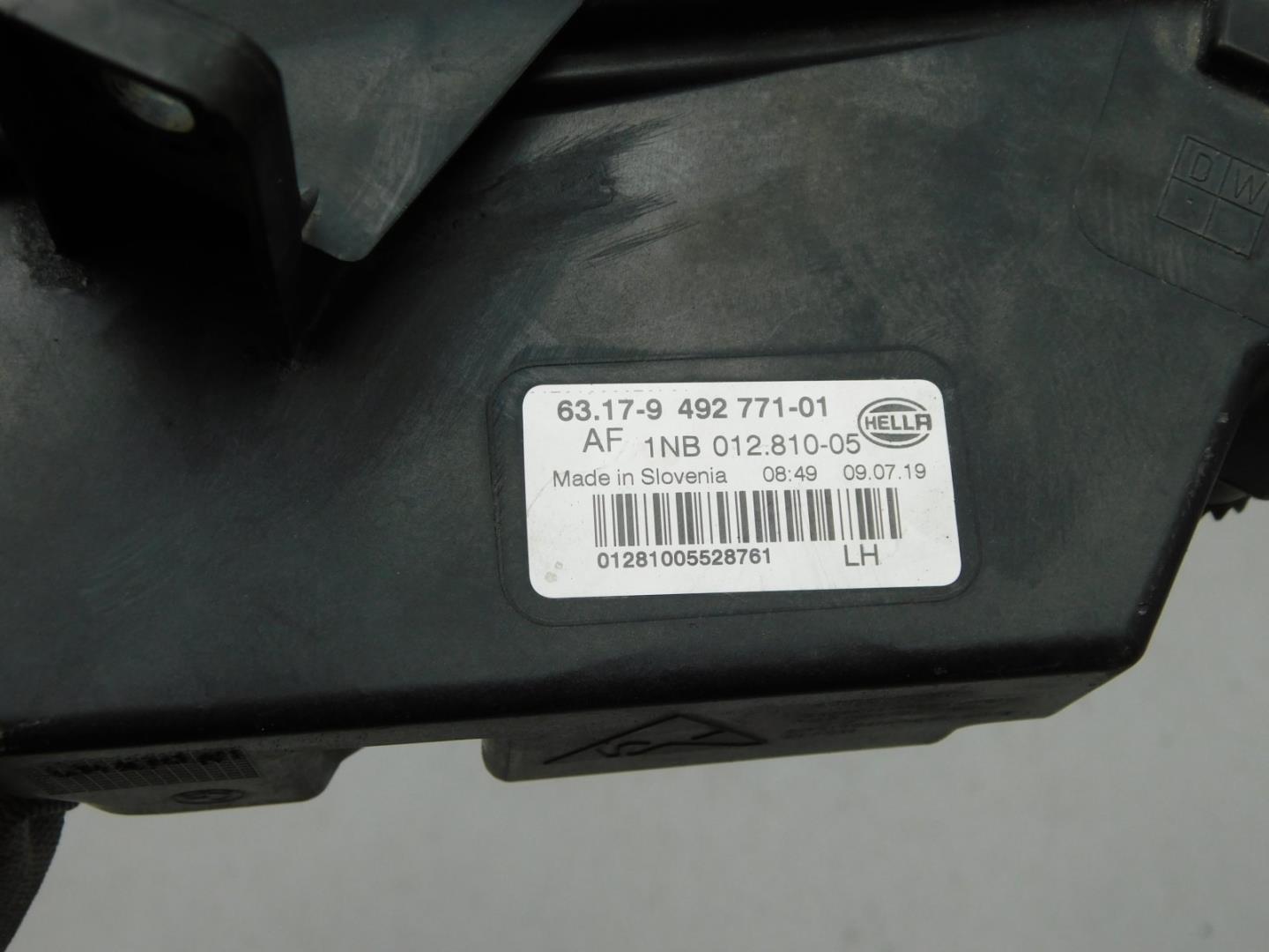 Фара противотуманная левая