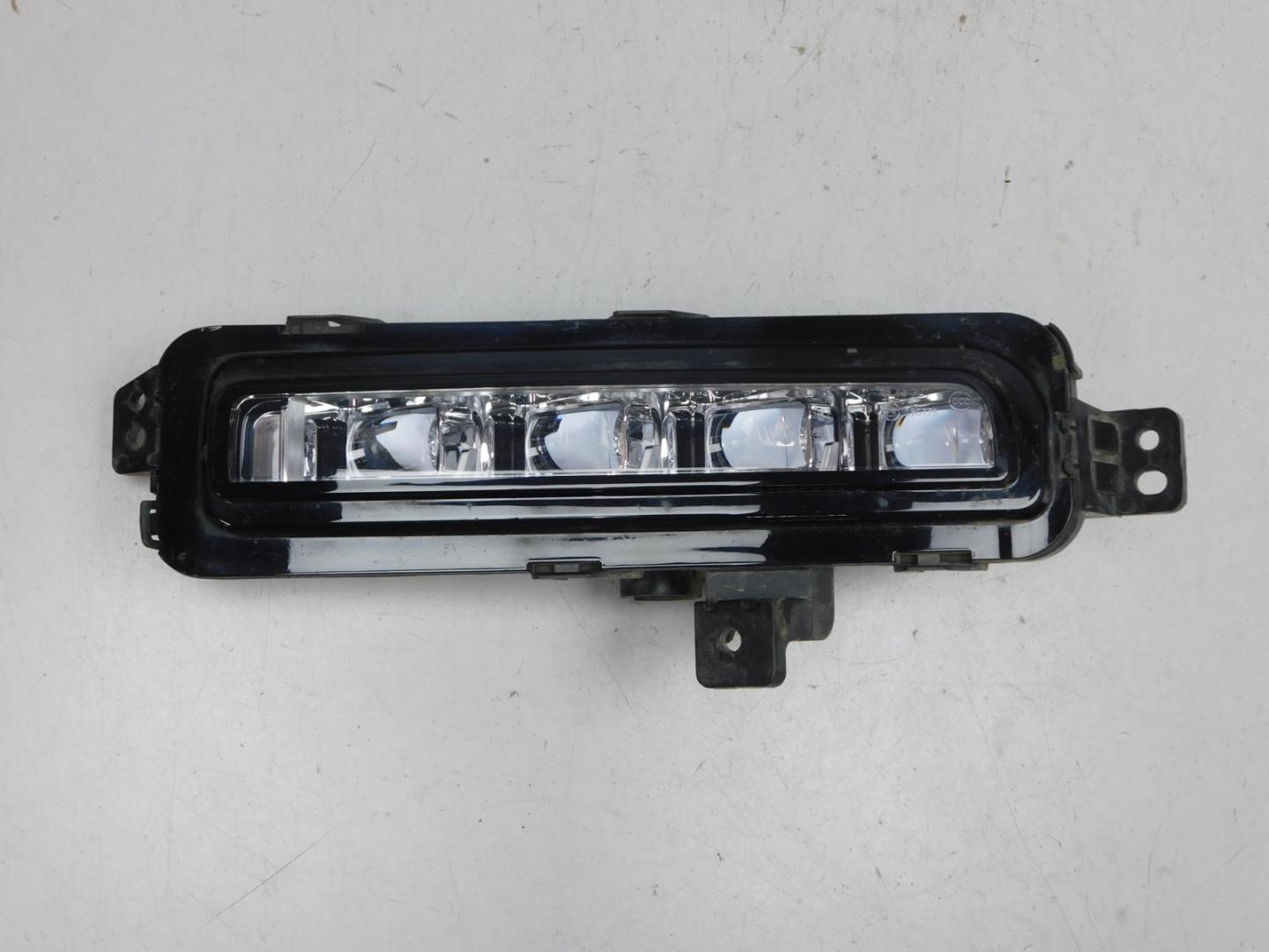 Фара противотуманная левая