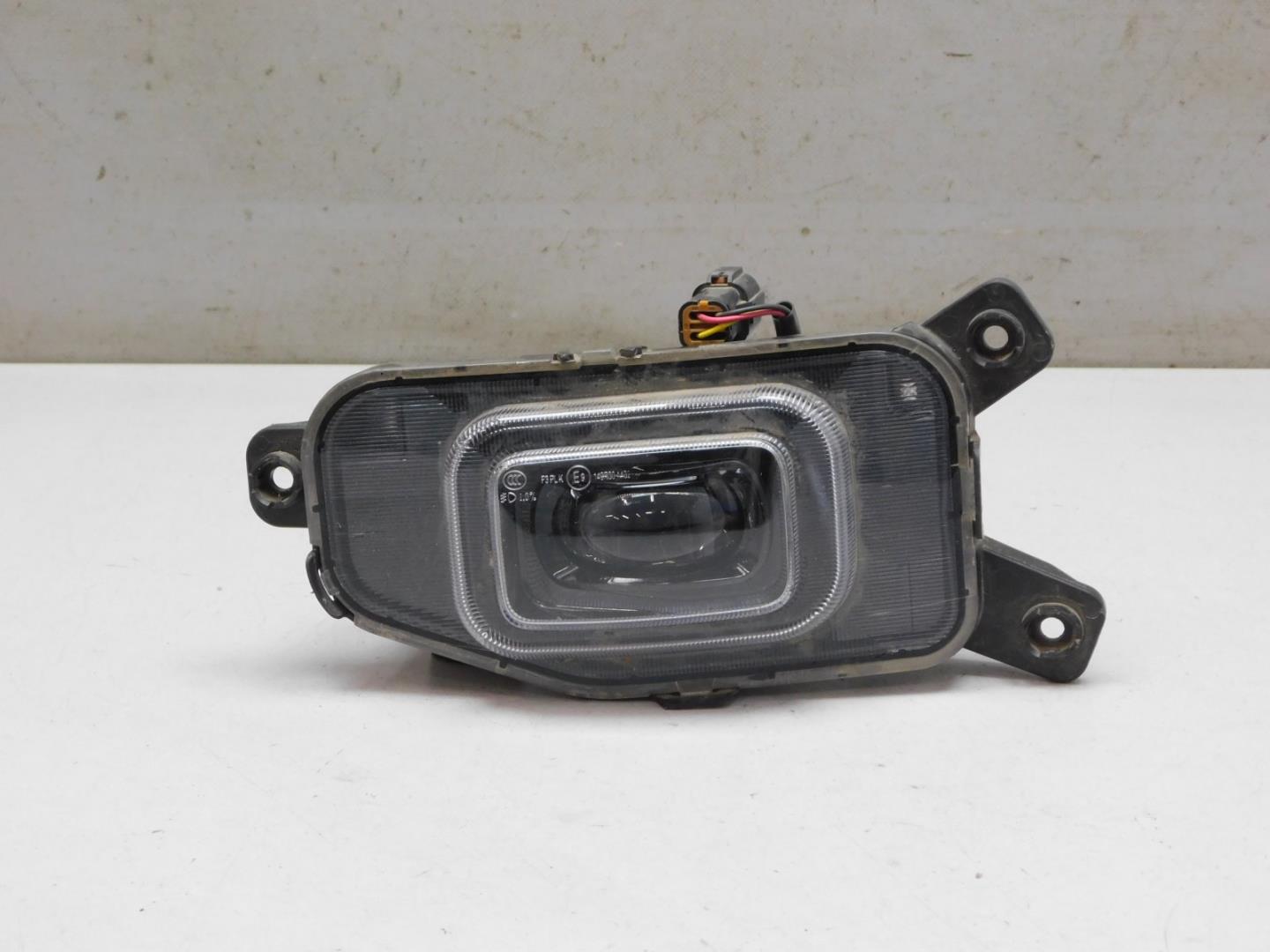 Фара противотуманная левая