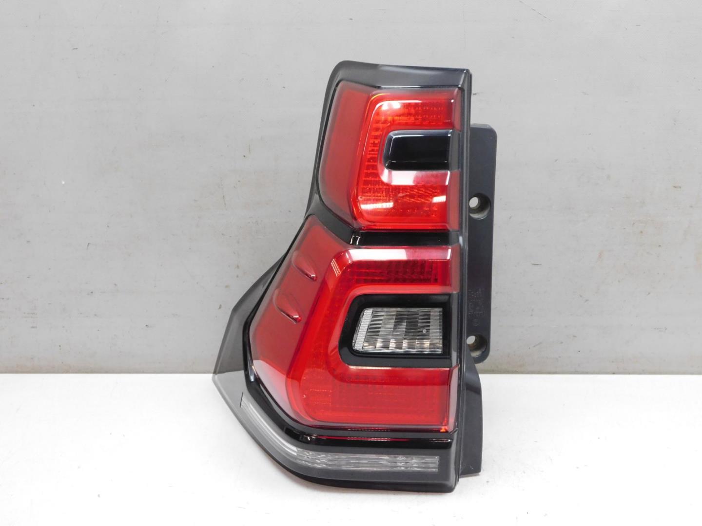 Фонарь задний левый