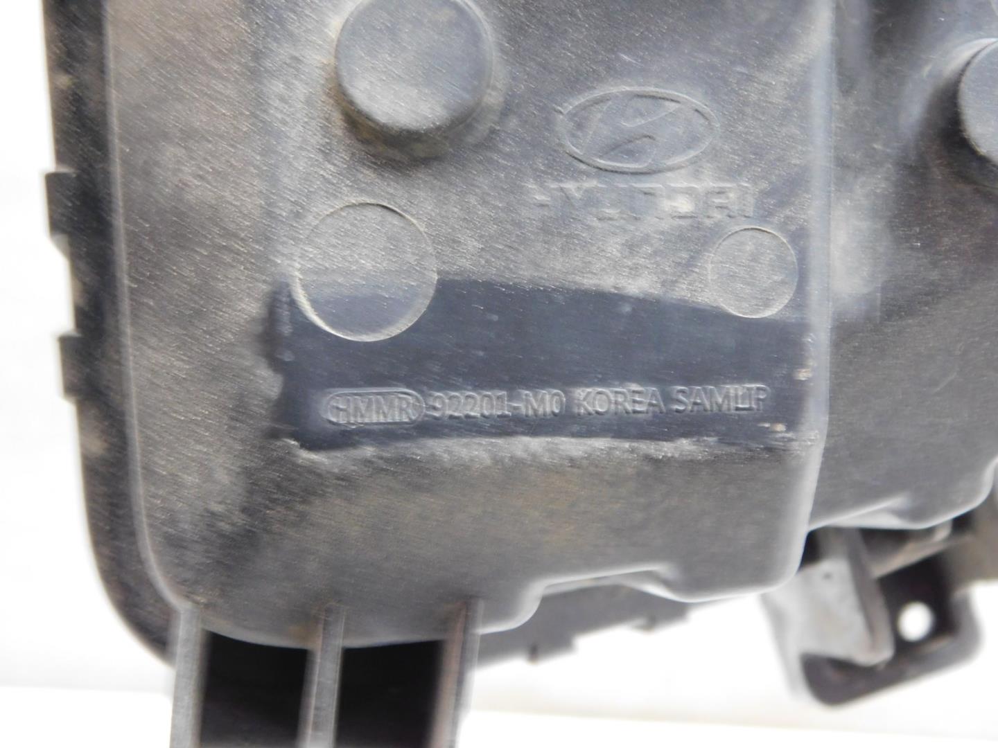 Фара противотуманная левая