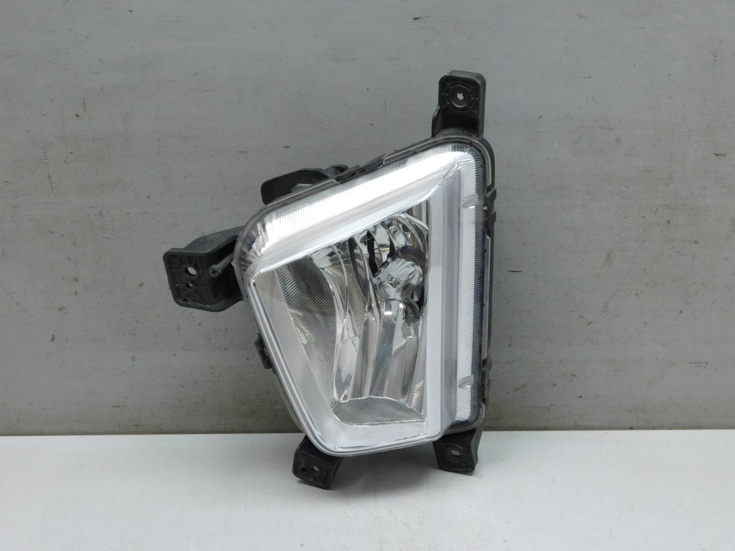 Фара противотуманная левая