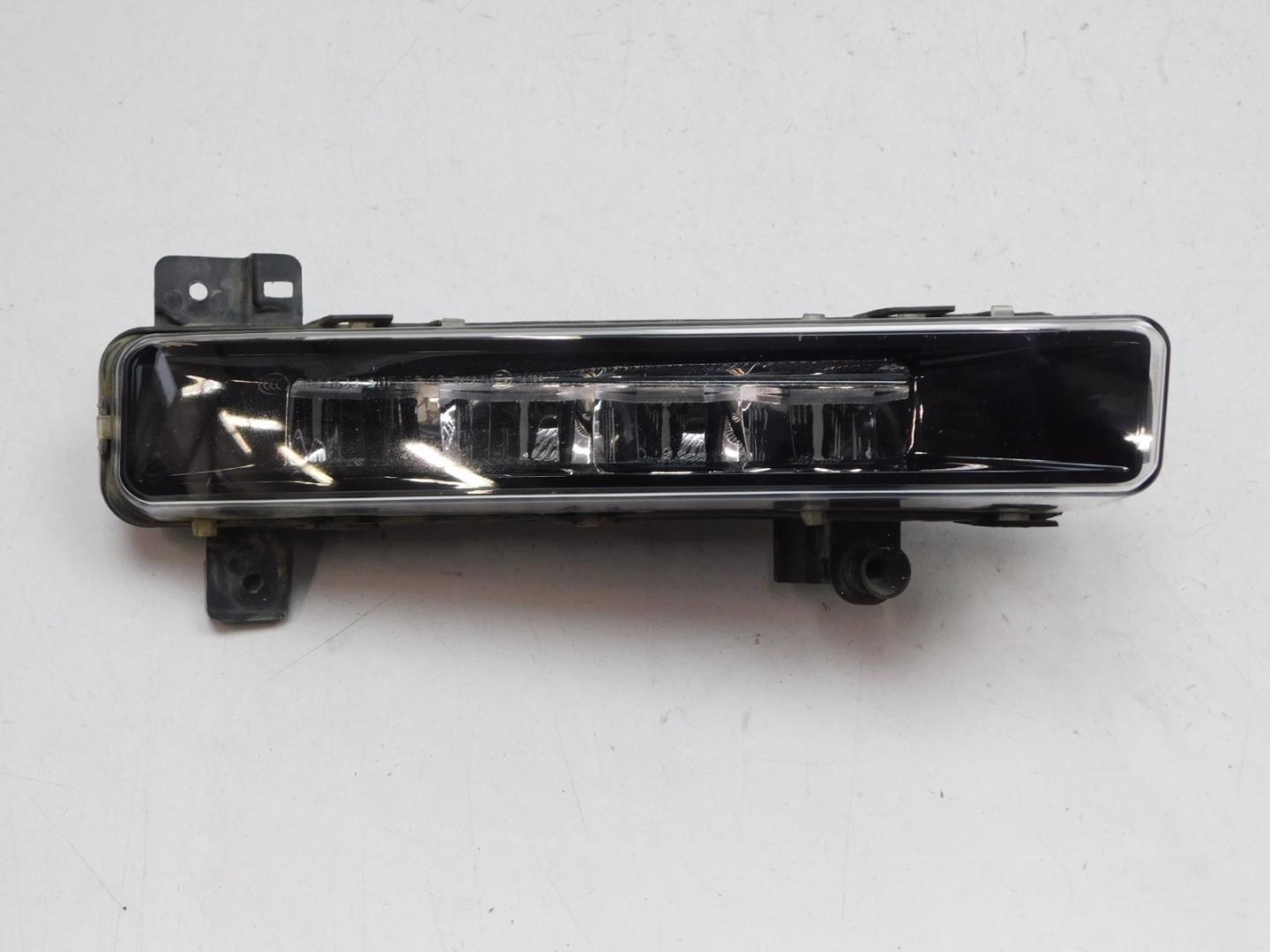 Фара противотуманная правая