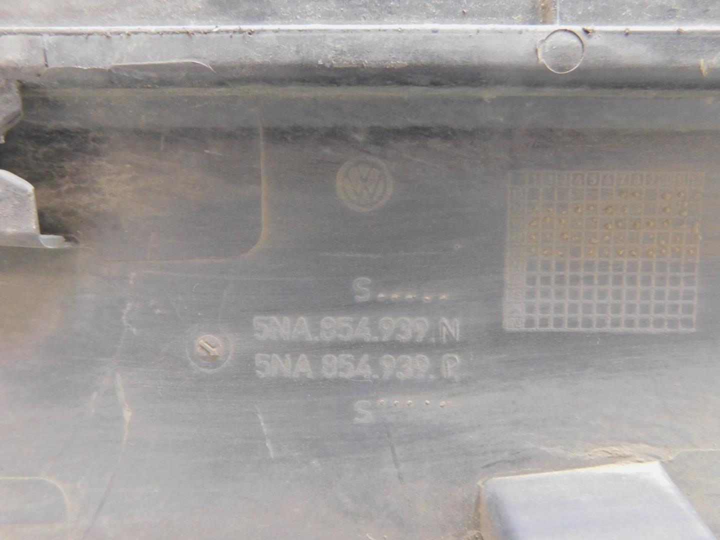 Накладка двери передней левой