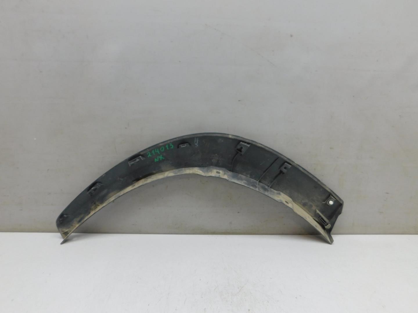 Накладка заднего крыла левого