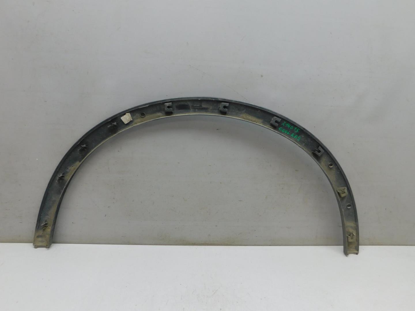 Накладка переднего крыла правого