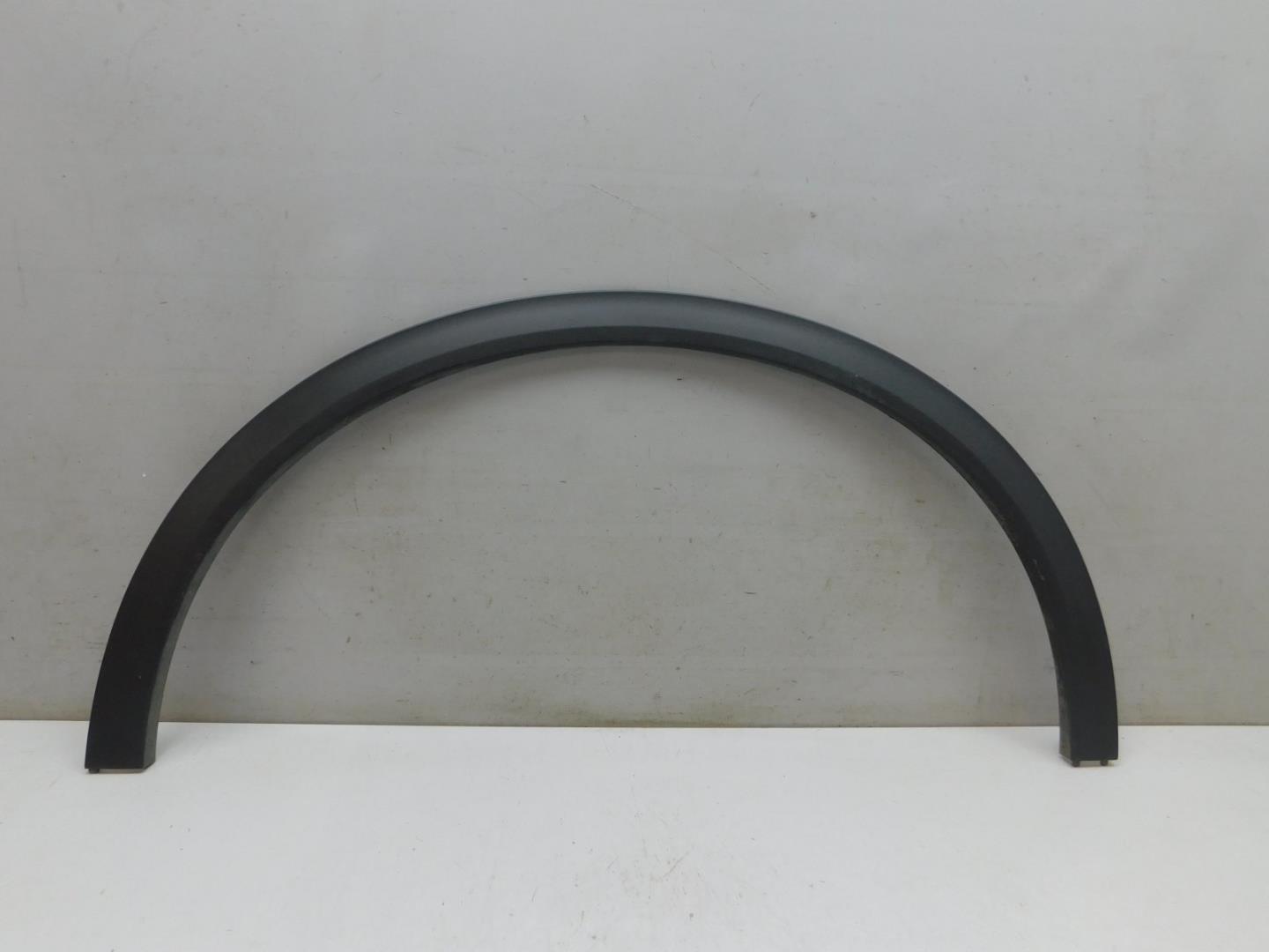 Накладка переднего крыла правого