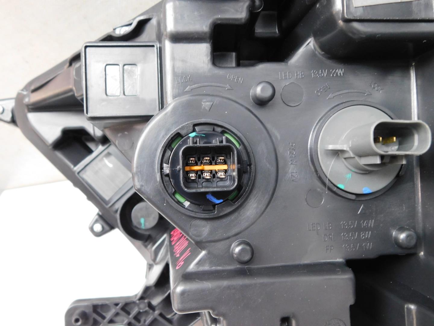 Фара правая