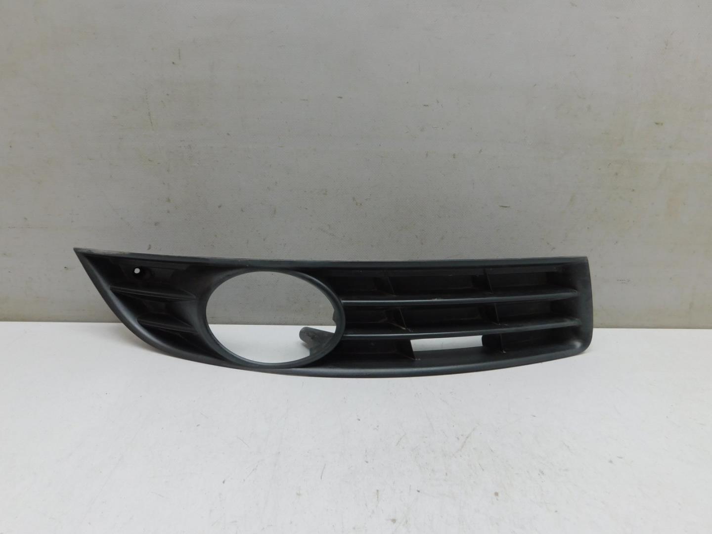 Решетка в бампер правая