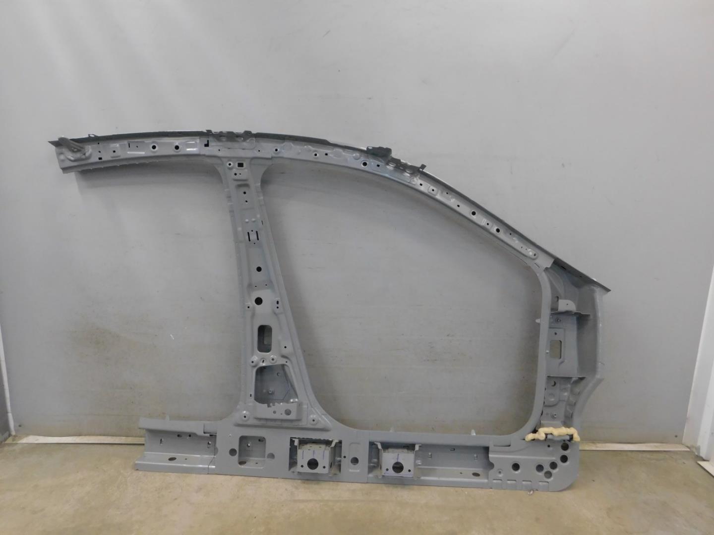 Кузовной элемент