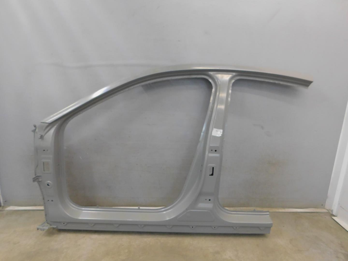 Кузовной элемент