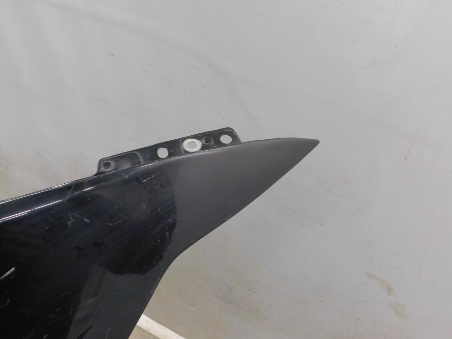 Крыло переднее правое