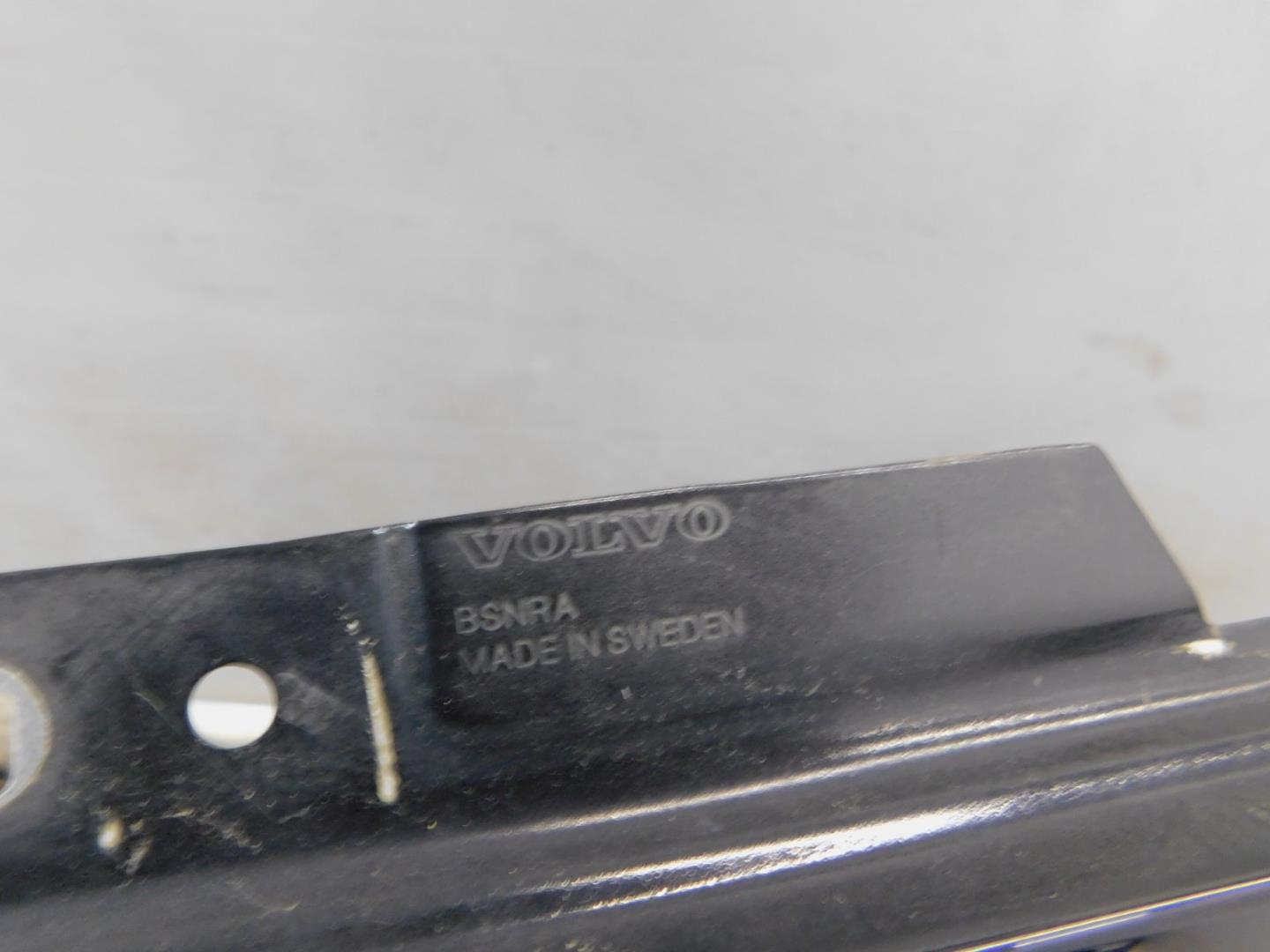 Крыло переднее правое