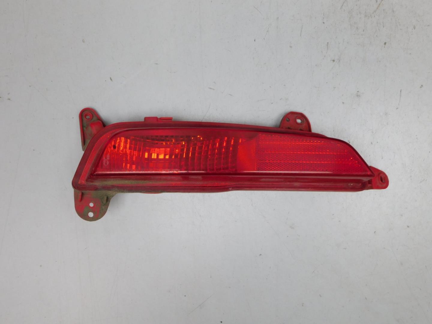 Фонарь задний в бампер левый