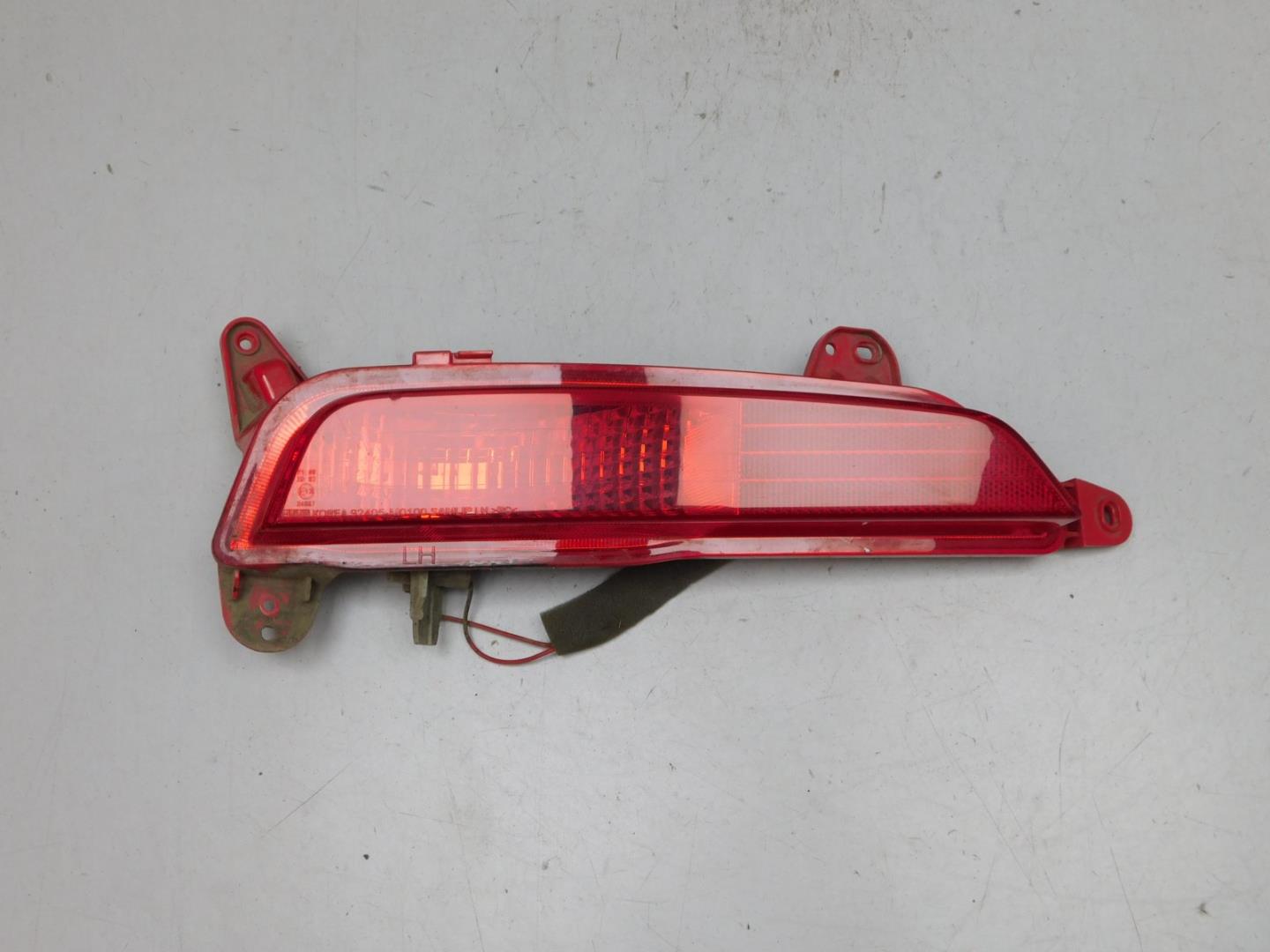 Фонарь задний в бампер левый