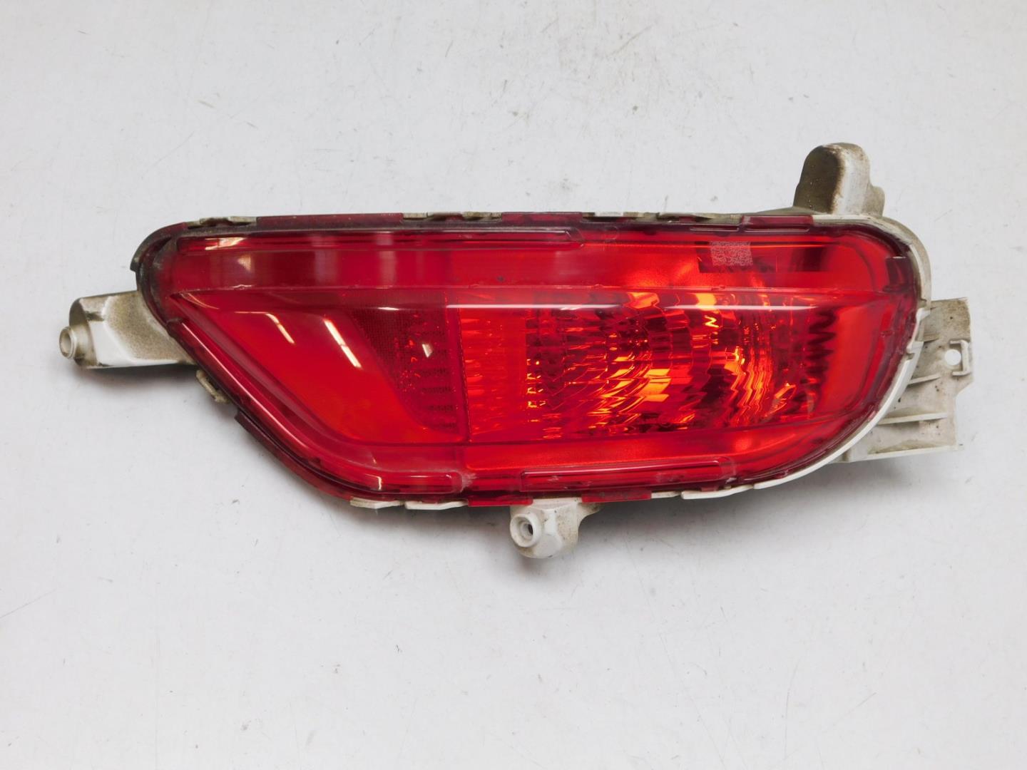Фонарь задний в бампер правый