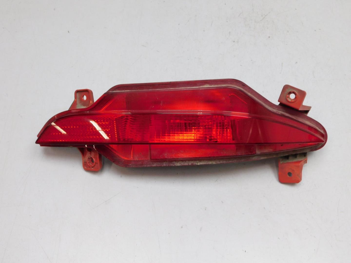 Фонарь задний в бампер правый