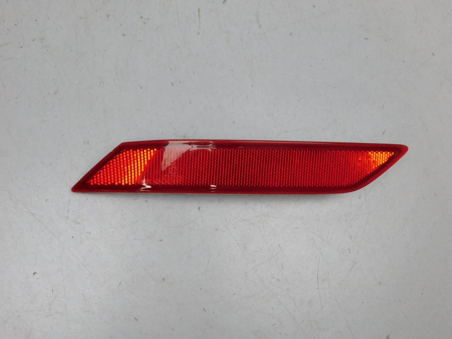 Фонарь задний в бампер левый