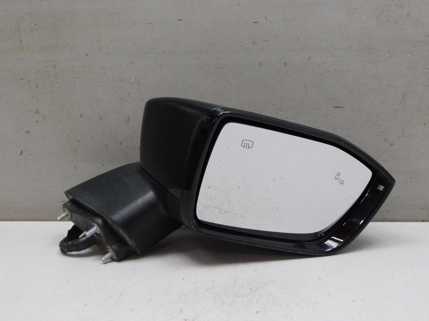 Зеркало правое электрическое