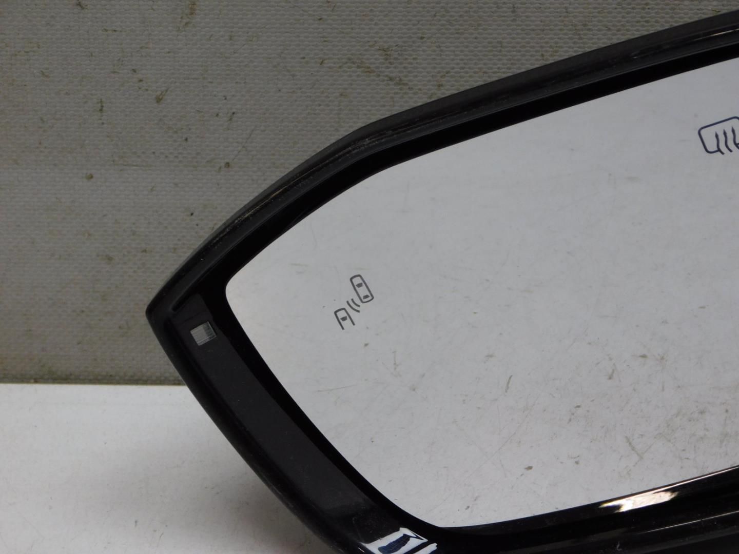 Зеркало левое электрическое