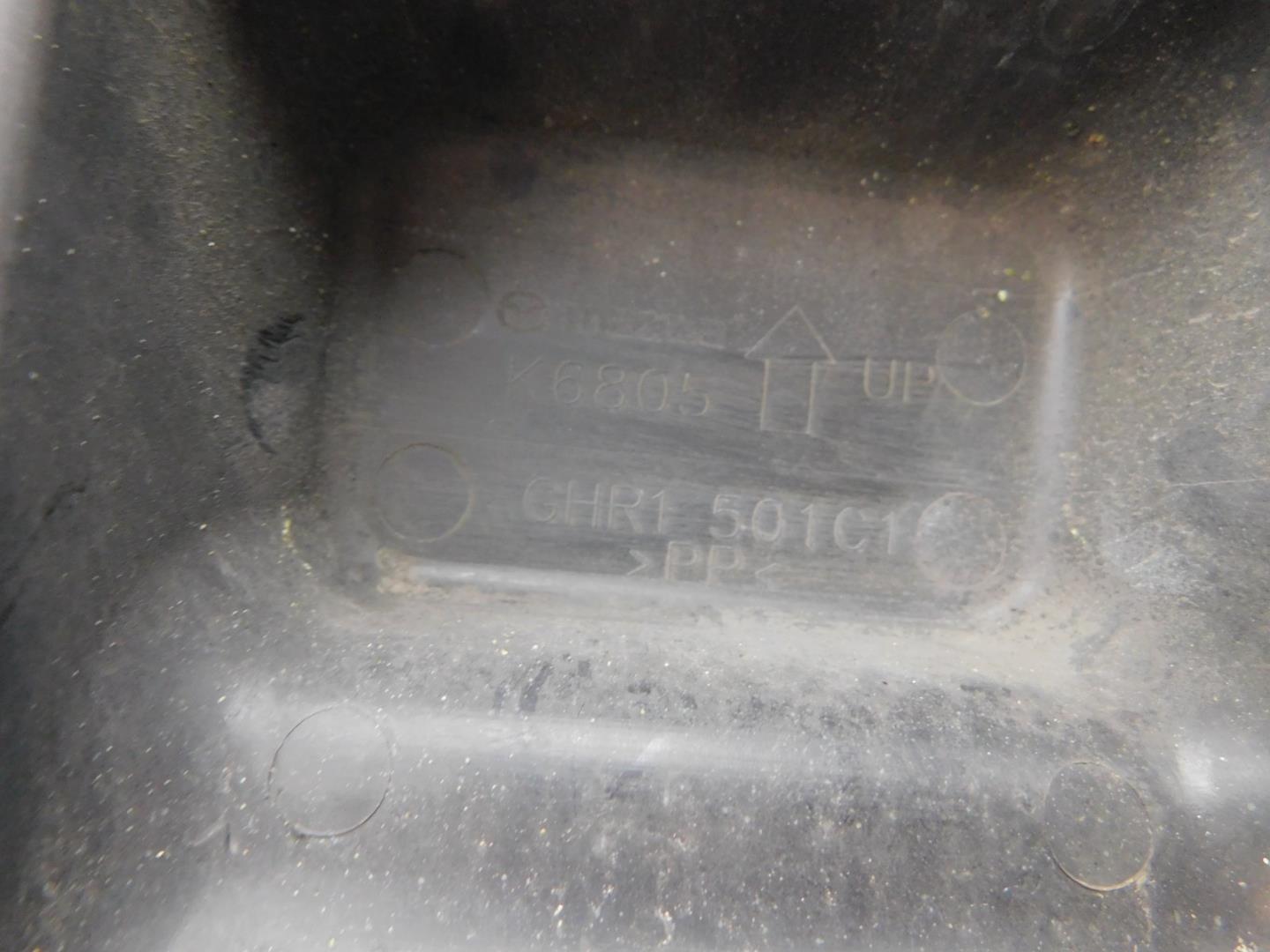 Кожух замка капота