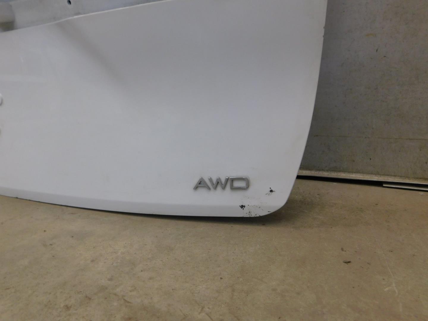 Дверь багажника