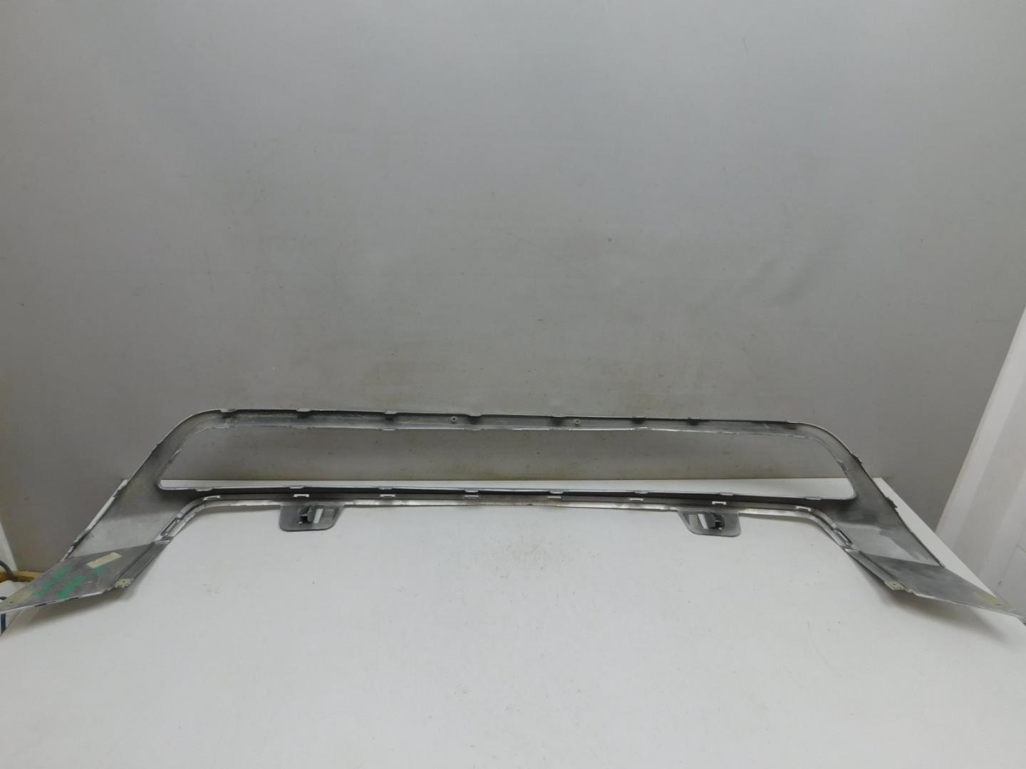 Накладка переднего бампера