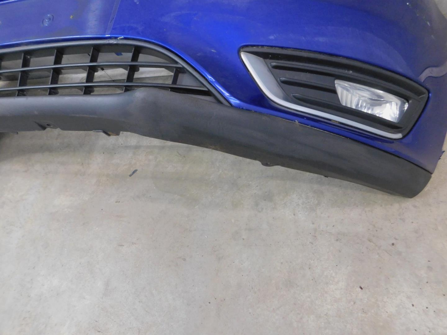 Бампер передний