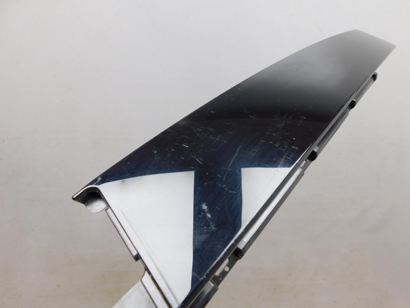 Накладка двери передней правой