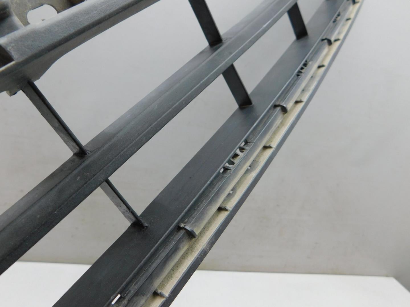 Решетка в бампер центральная