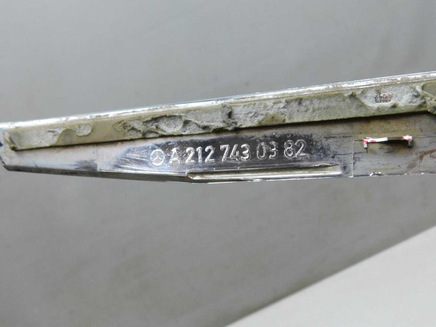 Накладка двери багажника