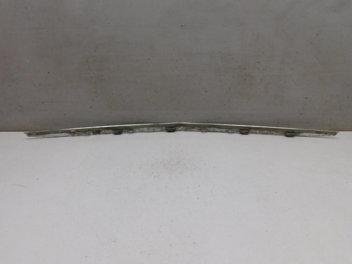 Накладка двери багажника