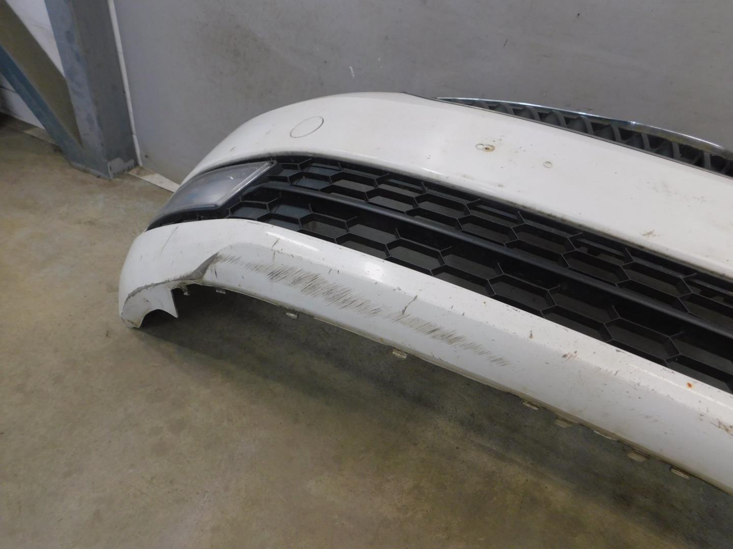 Бампер передний