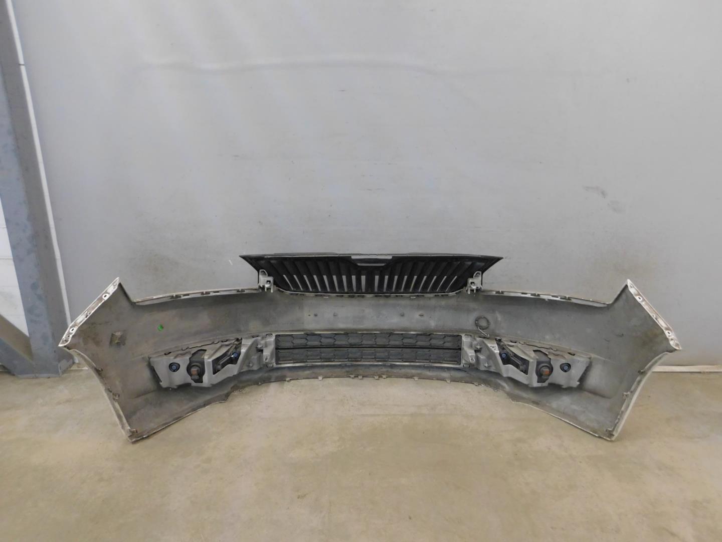 Бампер передний