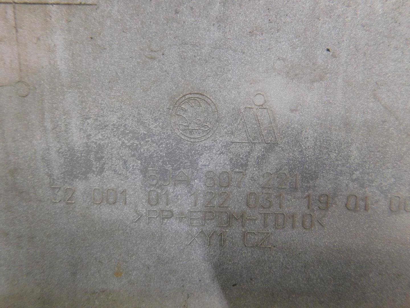 Бампер передний