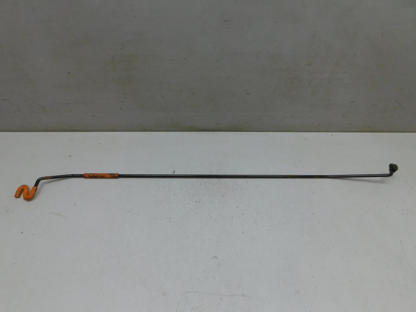 Держатель капота