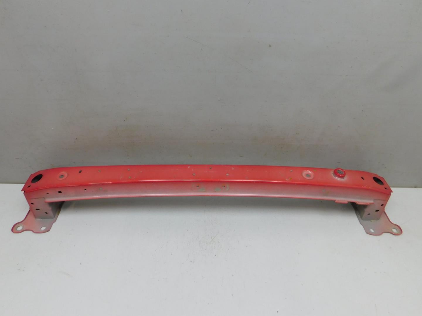 Усилитель переднего бампера