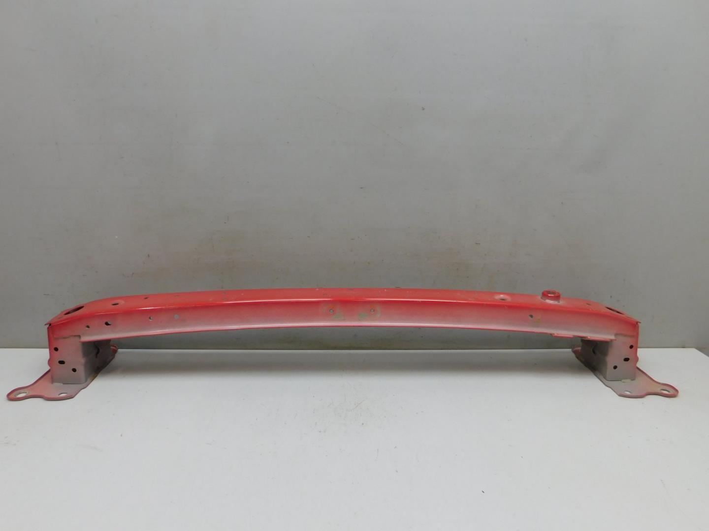 Усилитель переднего бампера