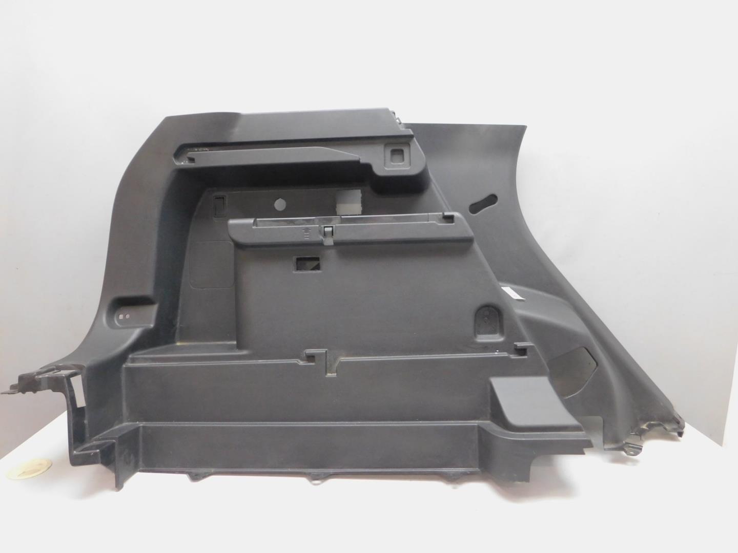 Обшивка багажника