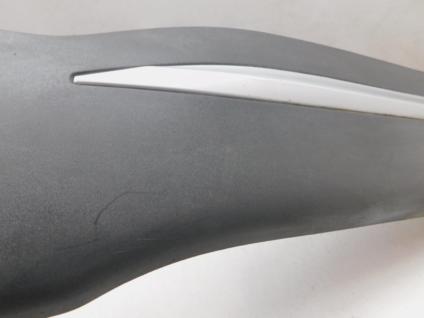 Накладка двери передней левой