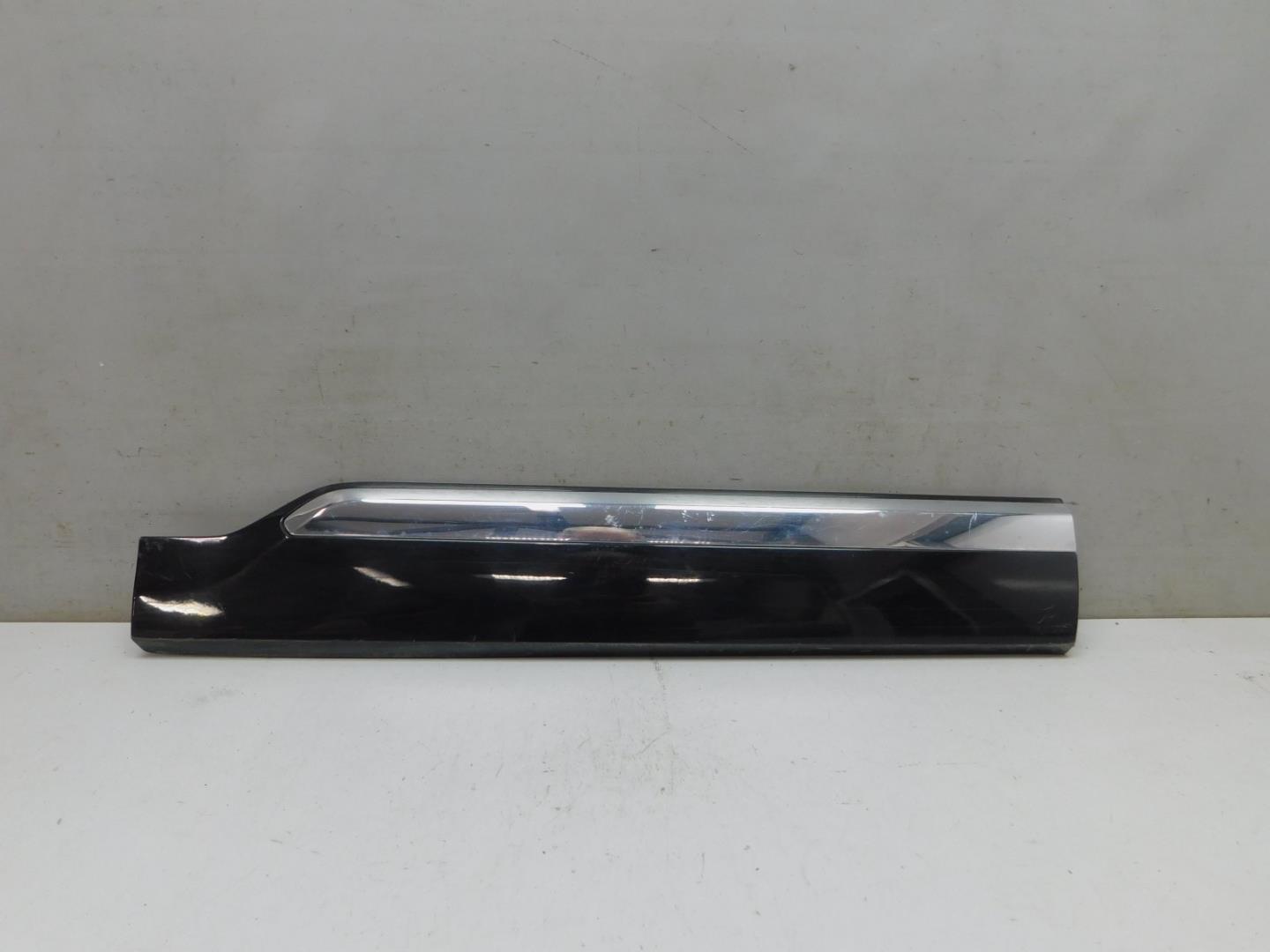 Накладка двери задней правой