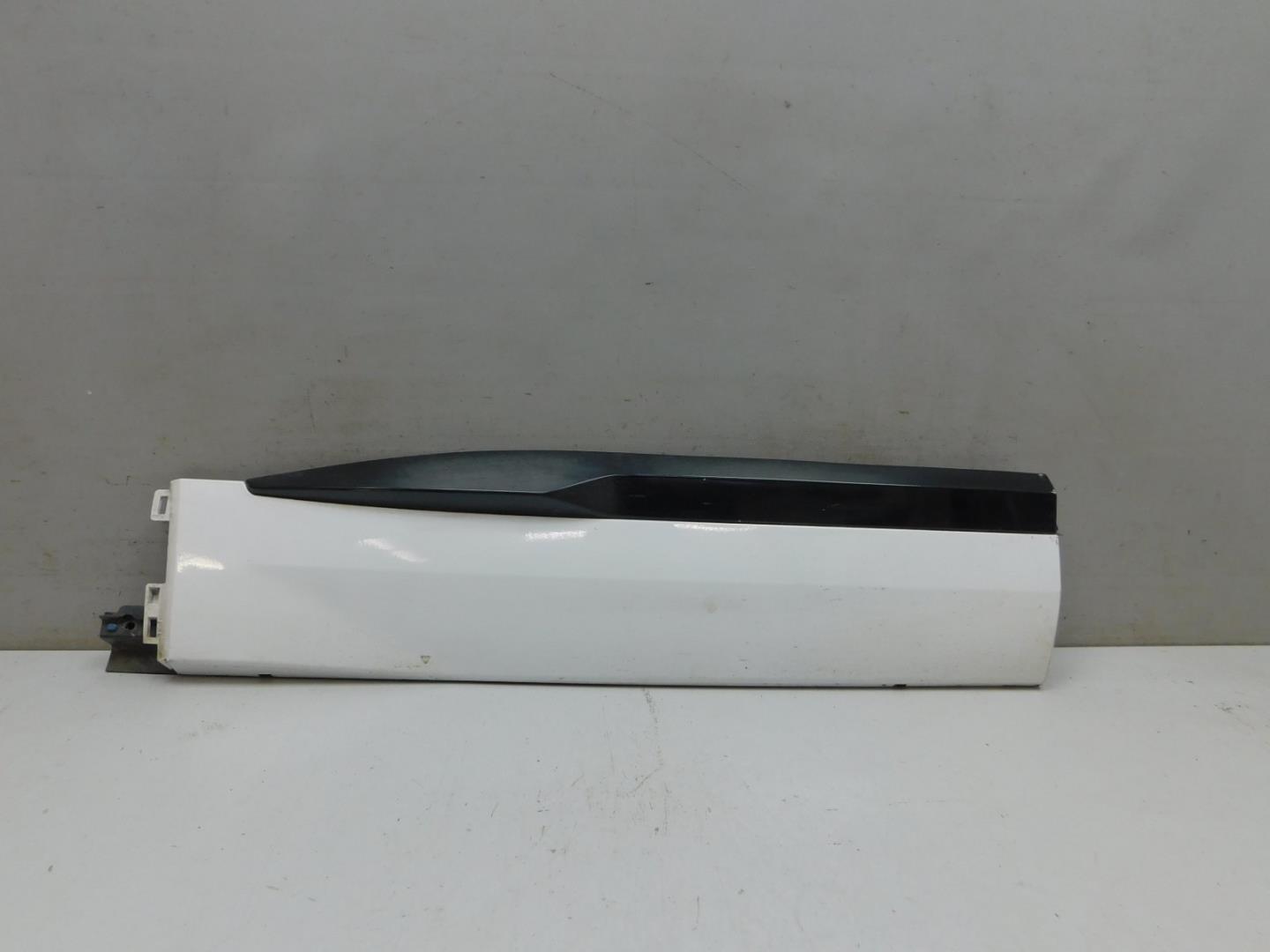 Накладка двери задней правой