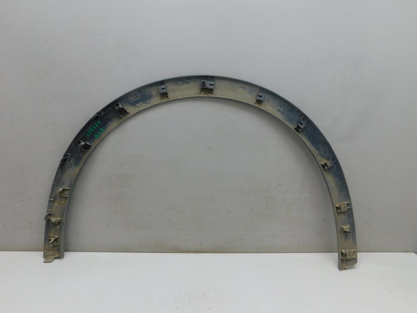 Накладка переднего крыла правого