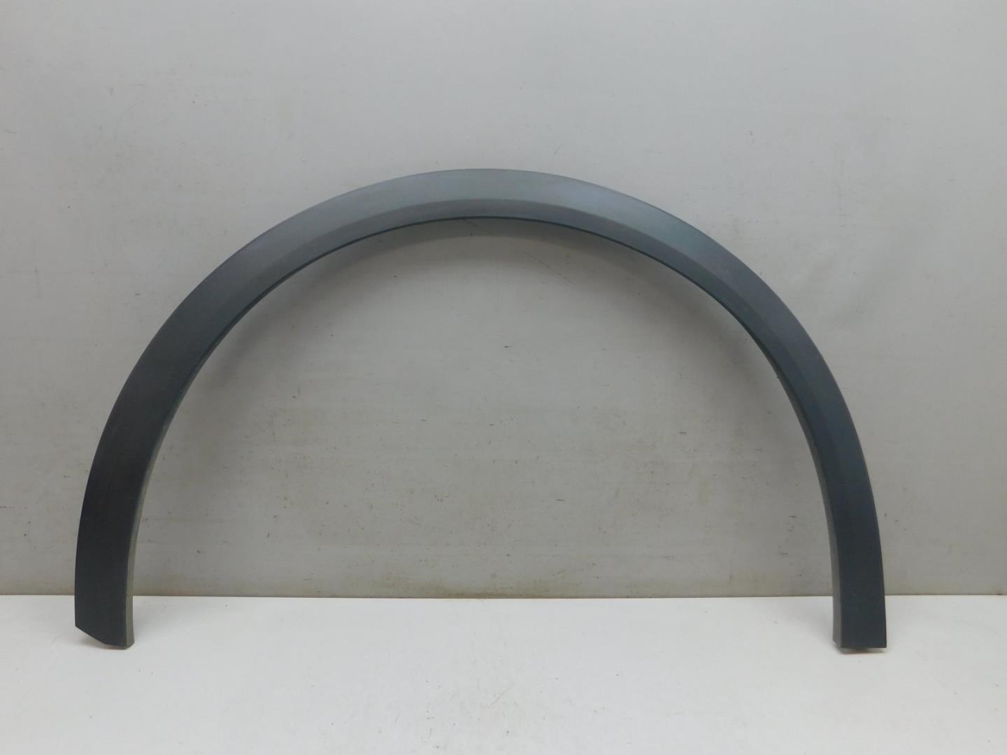 Накладка переднего крыла правого