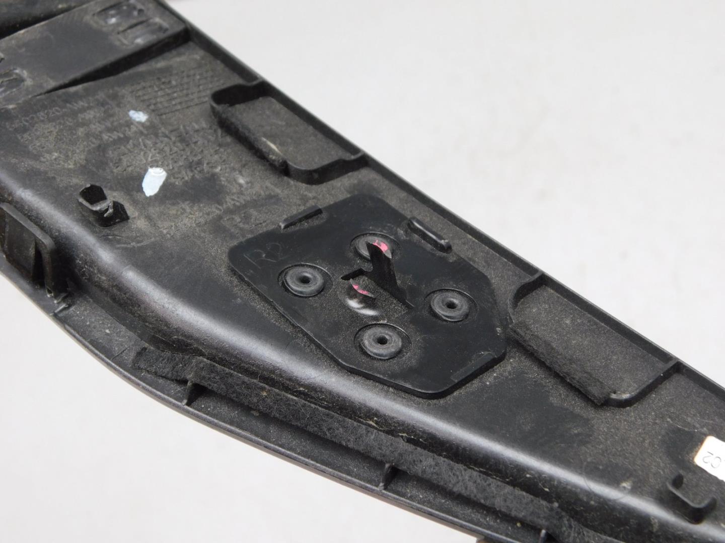 Накладка переднего крыла правого