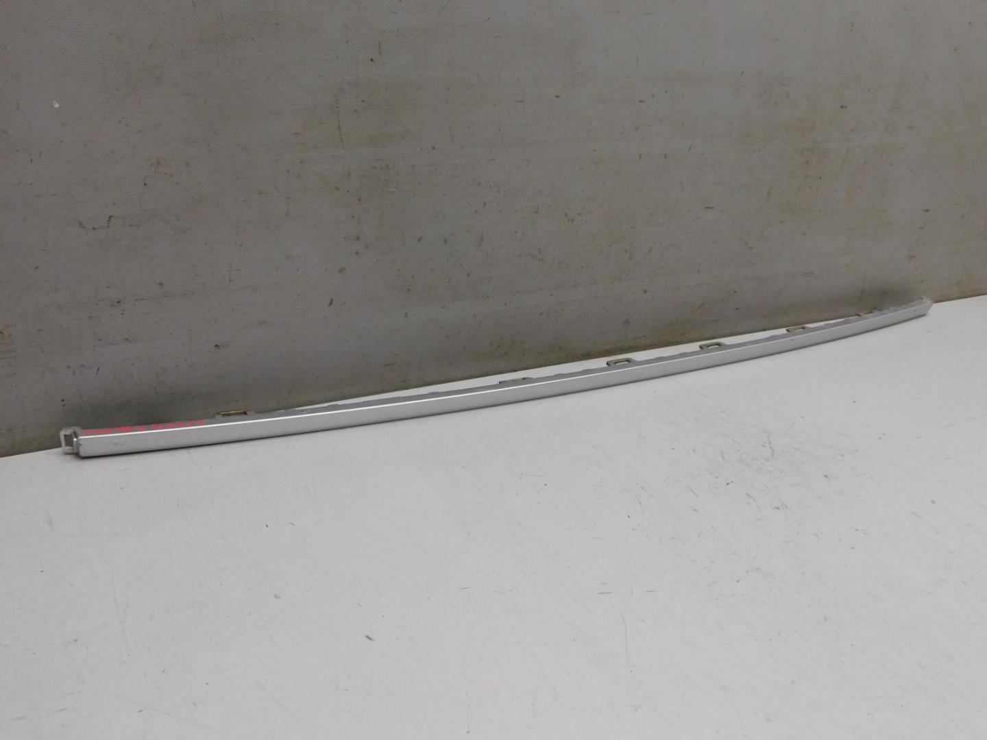 Молдинг заднего бампера