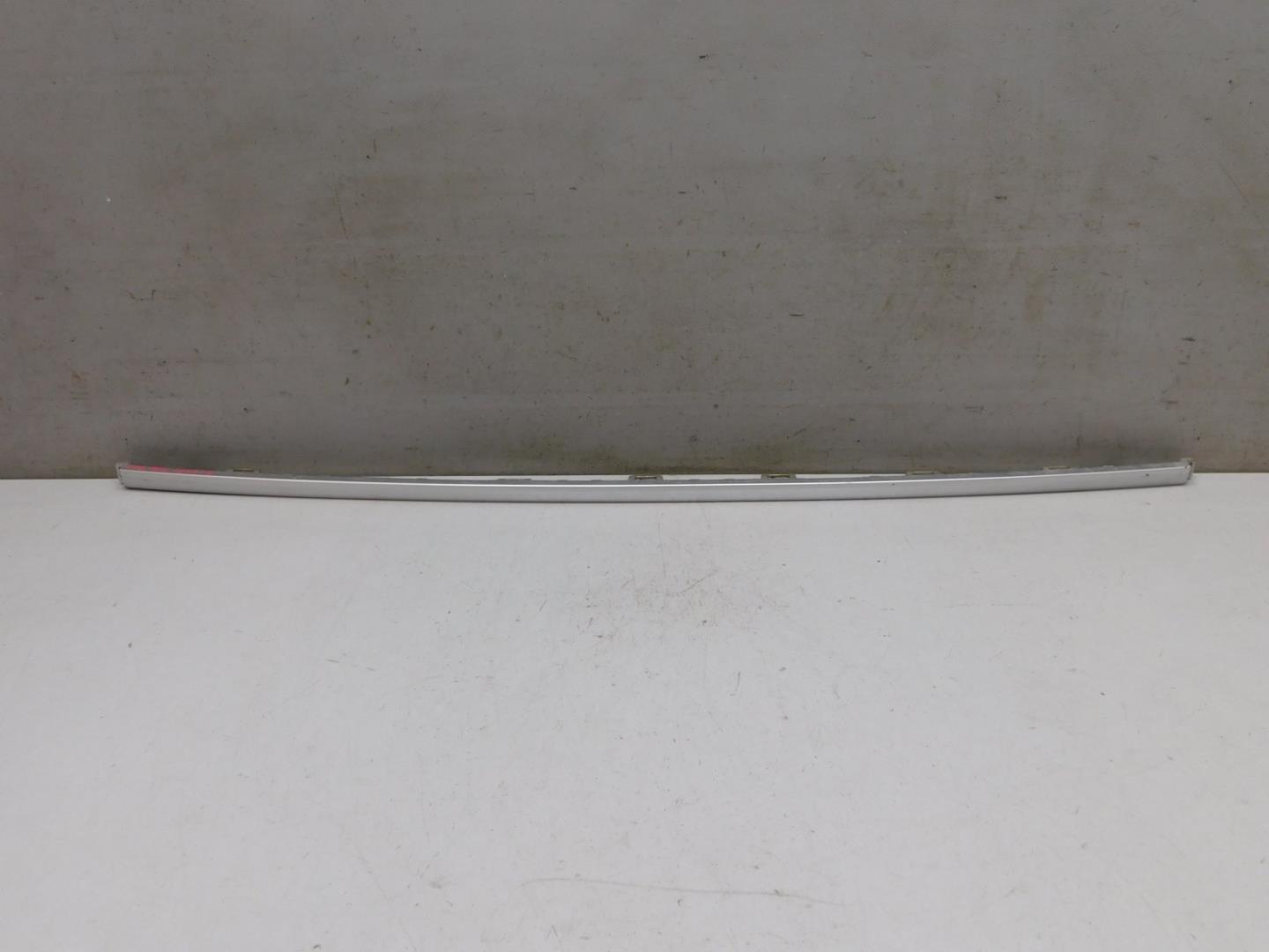 Молдинг заднего бампера