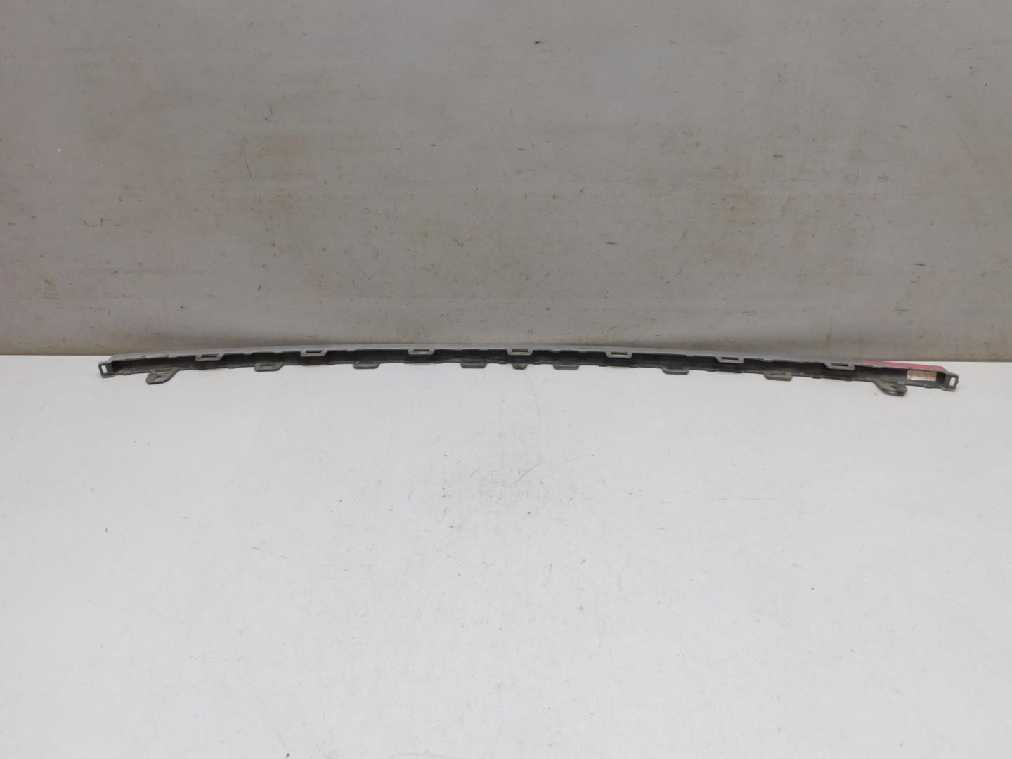 Молдинг заднего бампера